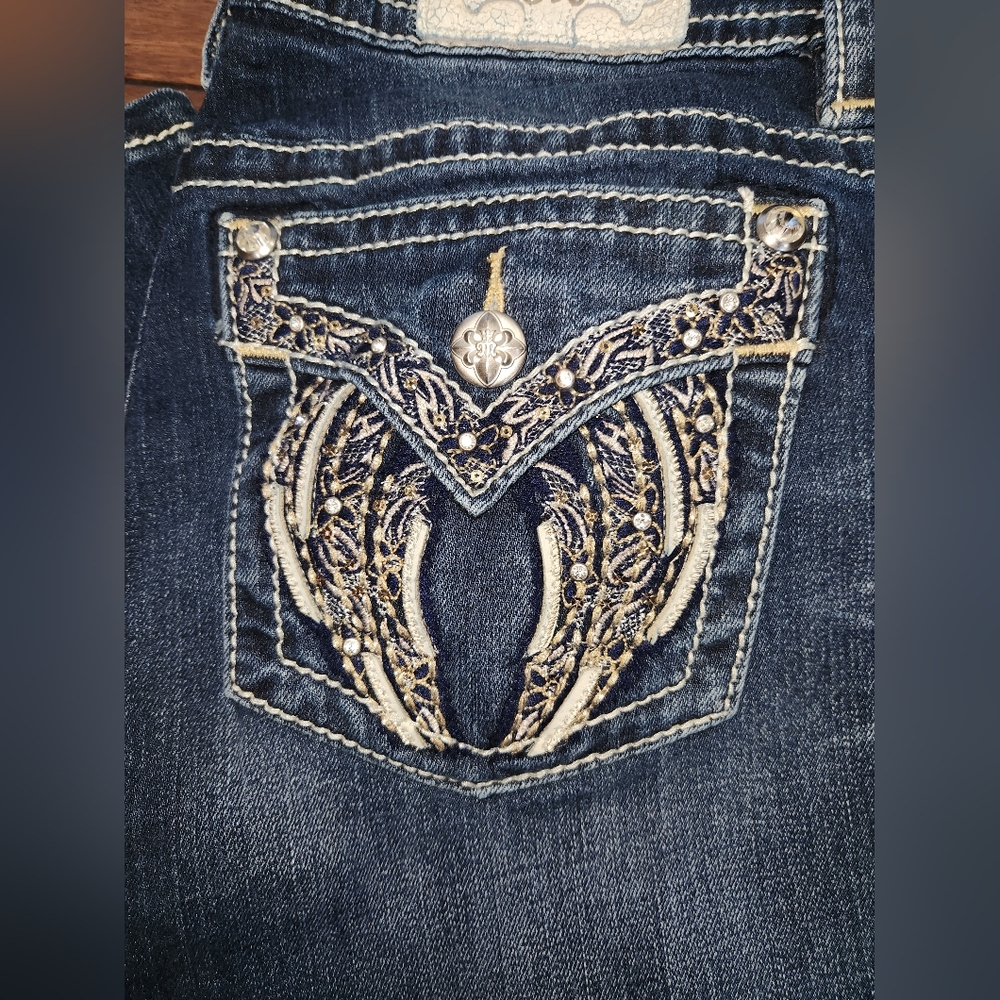 Women's Miss Me Jeans - Picture 4 of 10